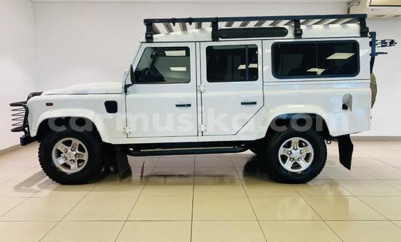 Buy Used Land Rover Defender White Car in Beitbridge in Matabeleland South Buy Used Land Rover Defender White Car in Beitbridge in Matabeleland South