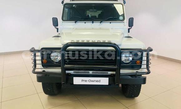 Buy Used Land Rover Defender White Car in Beitbridge in Matabeleland South Buy Used Land Rover Defender White Car in Beitbridge in Matabeleland South