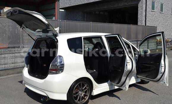 Acheter Occasion Voiture Honda Fit Blanc à Bulawayo, Bulawayo Acheter Occasion Voiture Honda Fit Blanc à Bulawayo, Bulawayo