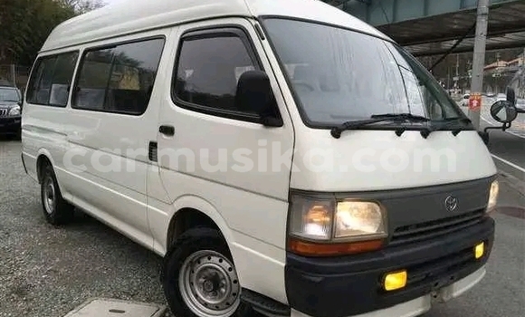 Buy Import Toyota Hiace White Car in Chinhoyi in Mashonaland West