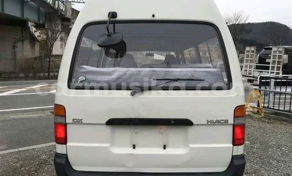 Acheter Import Voiture Toyota Hiace Blanc à Chinhoyi, Mashonaland West Acheter Import Voiture Toyota Hiace Blanc à Chinhoyi, Mashonaland West