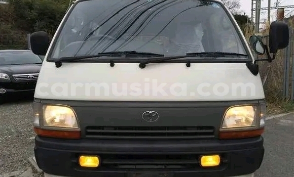 Acheter Import Voiture Toyota Hiace Blanc à Chinhoyi, Mashonaland West Acheter Import Voiture Toyota Hiace Blanc à Chinhoyi, Mashonaland West