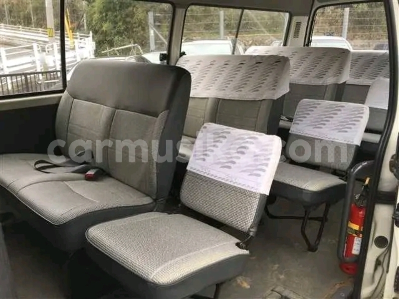 Big with watermark toyota hiace mashonaland west chinhoyi 36986