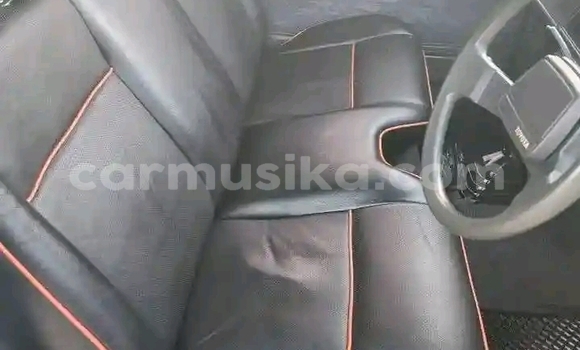 Acheter Occasion Voiture Toyota Hilux Blanc à Gokwe, Midlands Acheter Occasion Voiture Toyota Hilux Blanc à Gokwe, Midlands