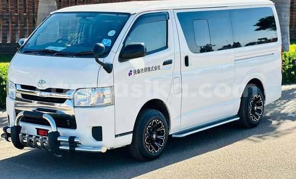 Tenga Tsaru Toyota Hiace Chena Mota in Harare in Harare