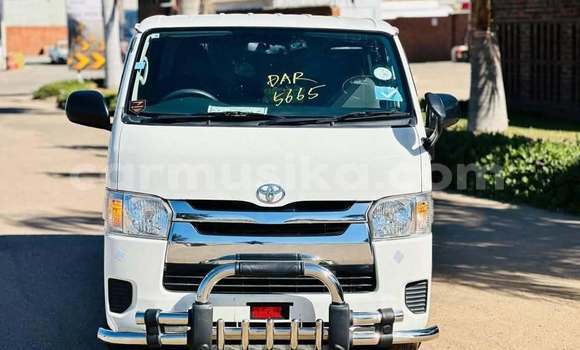 Acheter Occasion Voiture Toyota Hiace Blanc à Harare, Harare Acheter Occasion Voiture Toyota Hiace Blanc à Harare, Harare