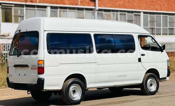 Tenga Tsaru Toyota Hiace Chena Mota in Harare in Harare