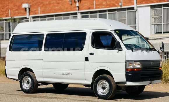 Acheter Occasion Voiture Toyota Hiace Blanc à Harare, Harare Acheter Occasion Voiture Toyota Hiace Blanc à Harare, Harare