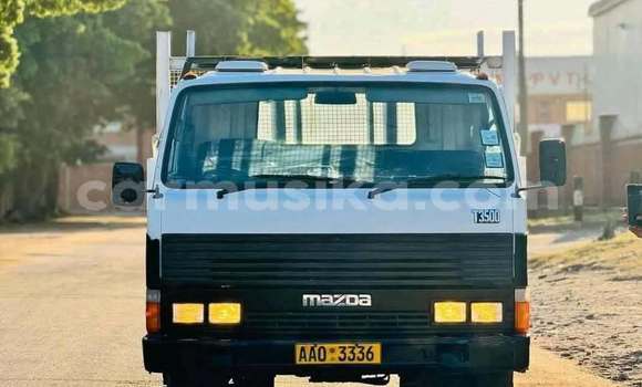 Nunua Ilio tumika Mazda Tribute Nyeupe Gari ndani ya Harare nchini Harare