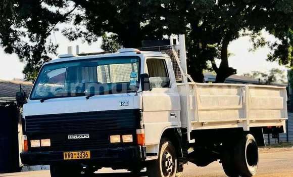 Acheter Occasion Voiture Mazda Tribute Blanc à Harare, Harare Acheter Occasion Voiture Mazda Tribute Blanc à Harare, Harare