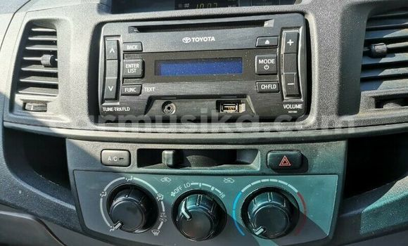 Nunua Ilio tumika Toyota Hilux Nyeupe Gari ndani ya Beitbridge nchini Matabeleland Kusini Nunua Ilio tumika Toyota Hilux Nyeupe Gari ndani ya Beitbridge nchini Matabeleland Kusini