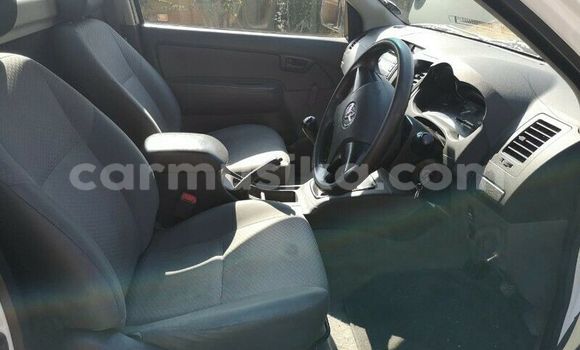 Nunua Ilio tumika Toyota Hilux Nyeupe Gari ndani ya Beitbridge nchini Matabeleland Kusini Nunua Ilio tumika Toyota Hilux Nyeupe Gari ndani ya Beitbridge nchini Matabeleland Kusini