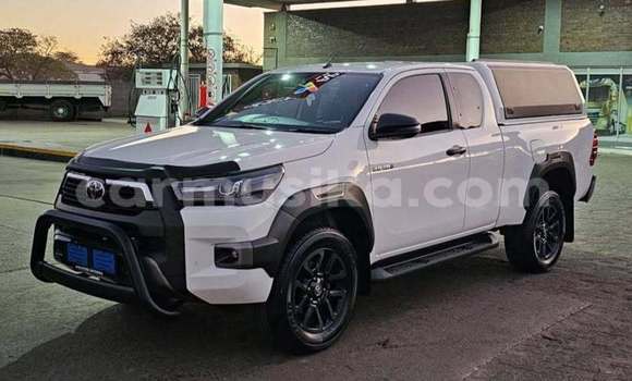 Buy Used Toyota Hilux White Car in Harare in Harare Buy Used Toyota Hilux White Car in Harare in Harare