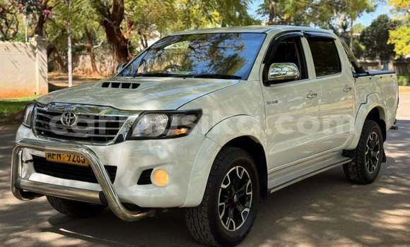 Buy Used Toyota Hilux White Car in Harare in Harare Buy Used Toyota Hilux White Car in Harare in Harare