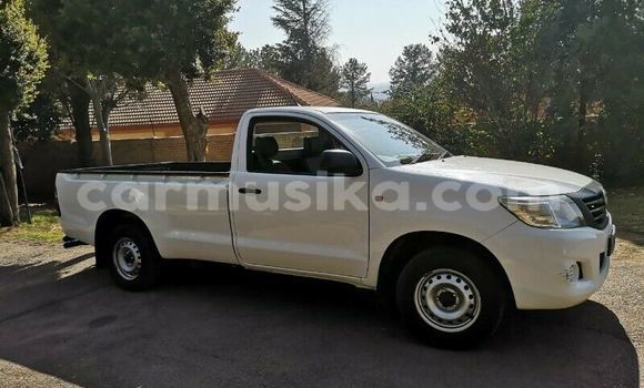 Nunua Ilio tumika Toyota Hilux Nyeupe Gari ndani ya Beitbridge nchini Matabeleland Kusini Nunua Ilio tumika Toyota Hilux Nyeupe Gari ndani ya Beitbridge nchini Matabeleland Kusini