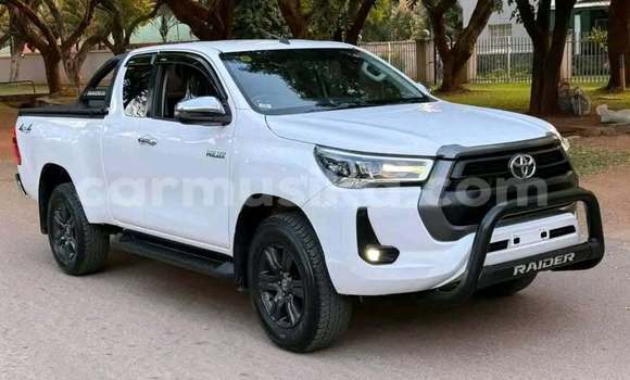 Buy Used Toyota Hilux White Car in Bulawayo in Bulawayo Buy Used Toyota Hilux White Car in Bulawayo in Bulawayo