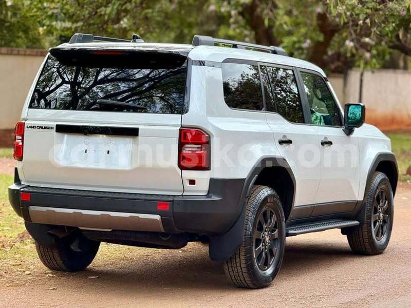 Big with watermark toyota land cruiser prado harare harare 37159