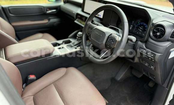 Buy Used Toyota Land Cruiser Prado White Car in Harare in Harare Buy Used Toyota Land Cruiser Prado White Car in Harare in Harare