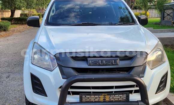 Acheter Occasion Voiture Isuzu KB Blanc à Bulawayo, Bulawayo Acheter Occasion Voiture Isuzu KB Blanc à Bulawayo, Bulawayo