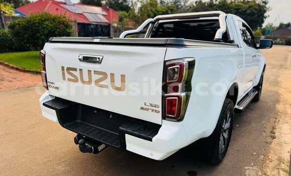 Buy Used Isuzu DâMAX White Car in Harare in Harare Buy Used Isuzu DâMAX White Car in Harare in Harare