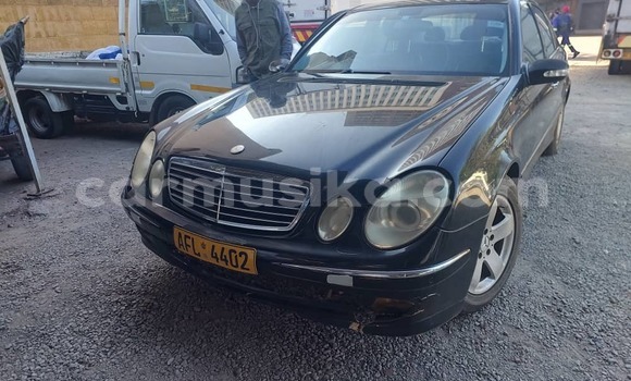 Acheter Occasion Voiture Mercedes-Benz E200 Noir à Bulawayo, Bulawayo