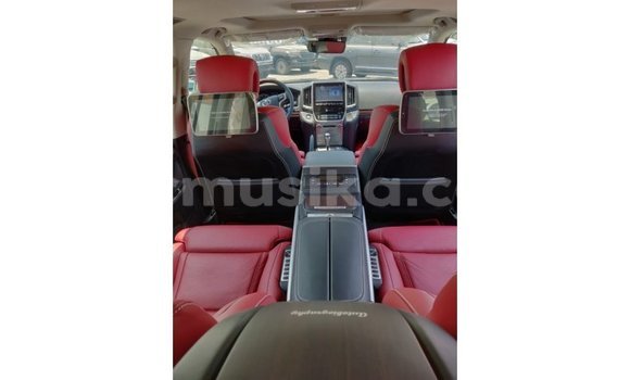 Acheter Import Voiture Toyota Land Cruiser Noir à Import - Dubai, Harare Acheter Import Voiture Toyota Land Cruiser Noir à Import - Dubai, Harare