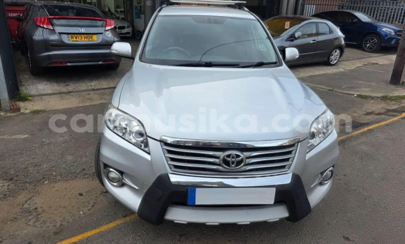 Nunua Ilio tumika Toyota RAV4 Fedha Gari ndani ya Harare nchini Harare Nunua Ilio tumika Toyota RAV4 Fedha Gari ndani ya Harare nchini Harare