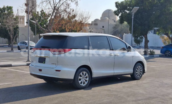 Nunua Ilio tumika Toyota Previa Nyeupe Gari ndani ya Harare nchini Harare Nunua Ilio tumika Toyota Previa Nyeupe Gari ndani ya Harare nchini Harare