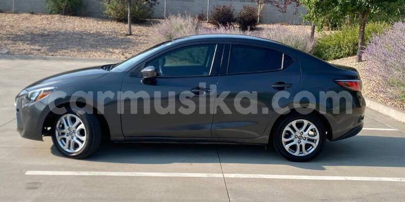 Big with watermark toyota yaris harare harare 37447