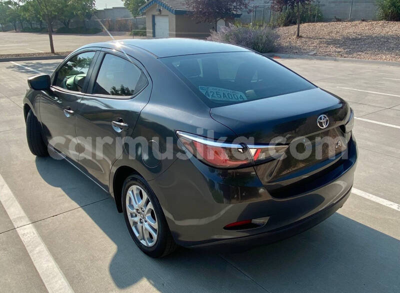 Big with watermark toyota yaris harare harare 37447