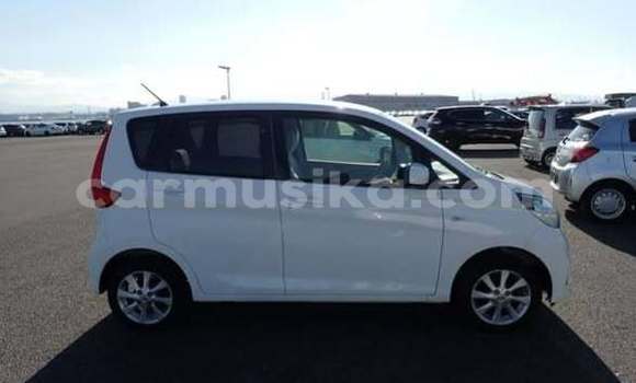 Nunua Ilio tumika Nissan Note Nyingine Gari ndani ya Harare nchini Harare Nunua Ilio tumika Nissan Note Nyingine Gari ndani ya Harare nchini Harare