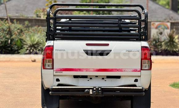 Tenga Tsaru Toyota Hilux Zvimwe Mota in Harare in Harare Tenga Tsaru Toyota Hilux Zvimwe Mota in Harare in Harare