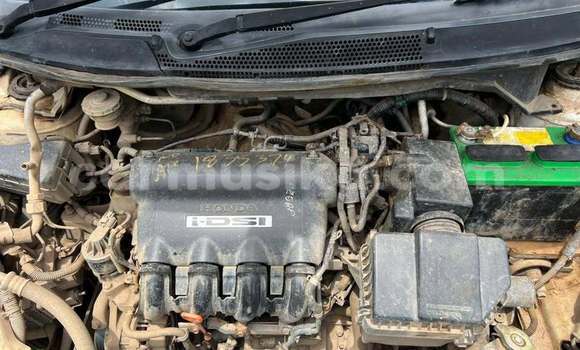 Buy Used Honda Fit White Car in Harare in Harare Buy Used Honda Fit White Car in Harare in Harare