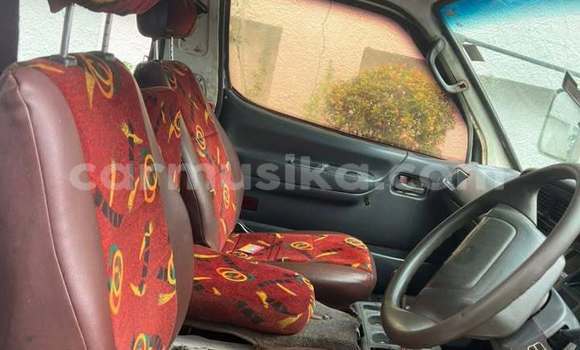 Buy Used Toyota Hiace White Car in Harare in Harare Buy Used Toyota Hiace White Car in Harare in Harare