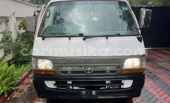 Buy Used Toyota Hiace White Car in Harare in Harare Buy Used Toyota Hiace White Car in Harare in Harare