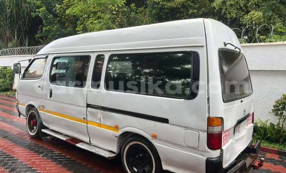 Buy Used Toyota Hiace White Car in Harare in Harare Buy Used Toyota Hiace White Car in Harare in Harare