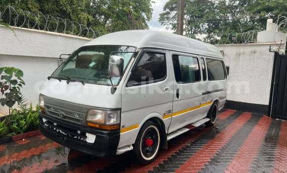 Buy Used Toyota Hiace White Car in Harare in Harare Buy Used Toyota Hiace White Car in Harare in Harare