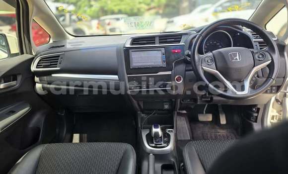 Buy Used Honda Fit White Car in Harare in Harare Buy Used Honda Fit White Car in Harare in Harare