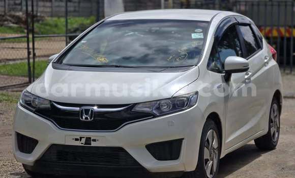 Buy Used Honda Fit White Car in Harare in Harare Buy Used Honda Fit White Car in Harare in Harare