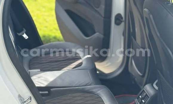 Nunua Ilio tumika BMW X1 Nyeupe Gari ndani ya Harare nchini Harare Nunua Ilio tumika BMW X1 Nyeupe Gari ndani ya Harare nchini Harare