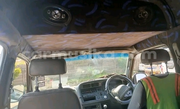 Buy Used Toyota Hiace White Car in Bulawayo in Bulawayo Buy Used Toyota Hiace White Car in Bulawayo in Bulawayo