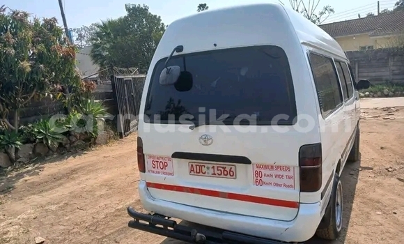 Buy Used Toyota Hiace White Car in Bulawayo in Bulawayo Buy Used Toyota Hiace White Car in Bulawayo in Bulawayo