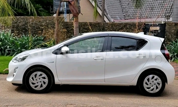 Buy Used Toyota Aqua White Car in Bulawayo in Bulawayo Buy Used Toyota Aqua White Car in Bulawayo in Bulawayo