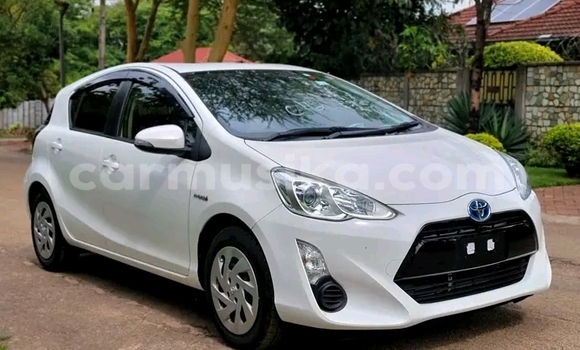 Buy Used Toyota Aqua White Car in Bulawayo in Bulawayo Buy Used Toyota Aqua White Car in Bulawayo in Bulawayo