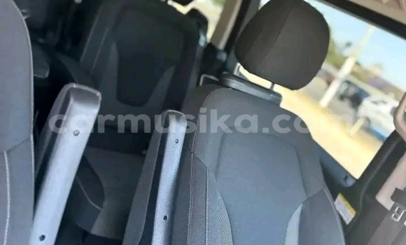 Nunua Ilio tumika Mercedes‒Benz CLK-klasse Nyeupe Gari ndani ya Chivhu nchini Midlands