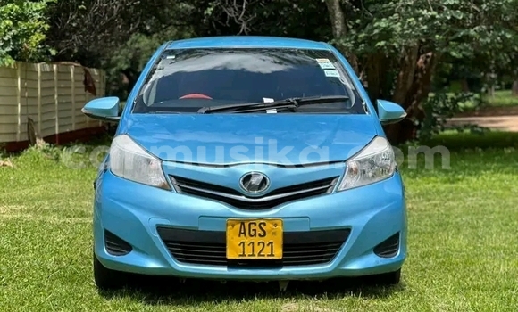Buy Used Toyota Vitz Blue Car in Dzivarasekwa in Harare Buy Used Toyota Vitz Blue Car in Dzivarasekwa in Harare