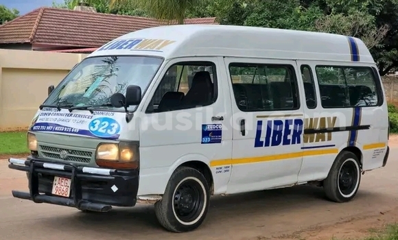 Buy Used Toyota Hiace White Car in Chegutu in Mashonaland West Buy Used Toyota Hiace White Car in Chegutu in Mashonaland West