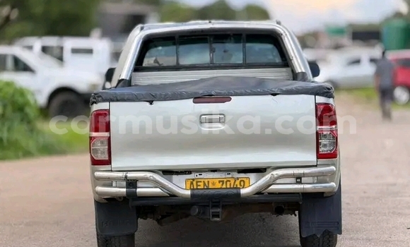 Buy Used Toyota Hilux White Car in Bulawayo in Bulawayo Buy Used Toyota Hilux White Car in Bulawayo in Bulawayo