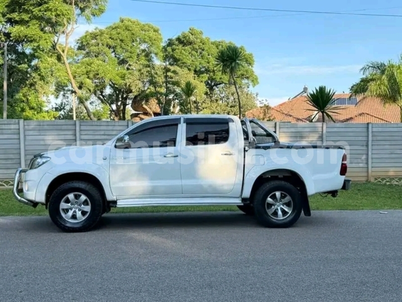 Big with watermark toyota hilux harare borrowdale 37597