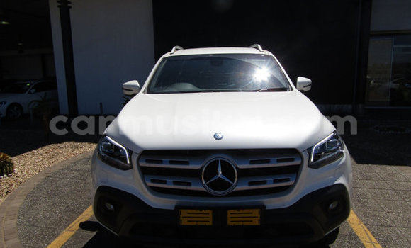 Tenga Tsaru Mercedes‒Benz X-klasse Concept Chena Mota in Beitbridge in Matabeleland South Tenga Tsaru Mercedes‒Benz X-klasse Concept Chena Mota in Beitbridge in Matabeleland South